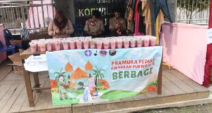 Pramuka Kwarran Purwojati Berbagi Takjil di Hari Kedua Karya Bakti Lebaran