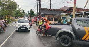 Sinergi Pramuka dan Polsek Purwojati, Monitoring Posko APP KBL dan Pengaturan Lalu Lintas Berjalan Optimal
