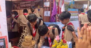 Pangkalan MTs Ma’arif NU 1 Purwojati Kunjungi Stand Kwarran Purwojati